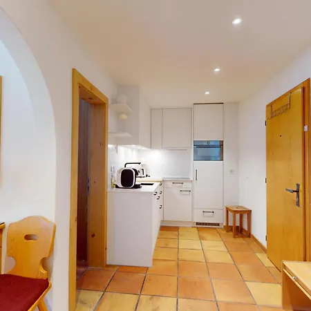 Muntagnarda 18 アパート *