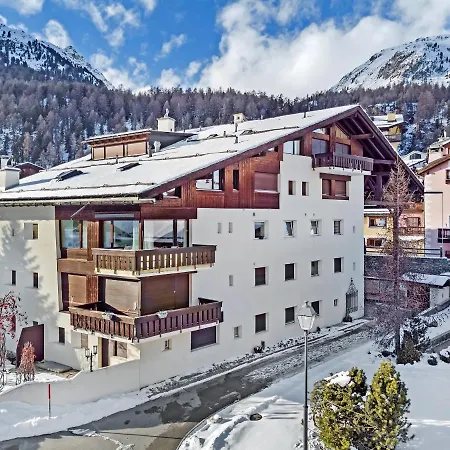 Apartman Muntagnarda 18 *